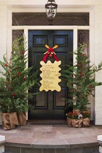 stunning-christmas-front-door-decor-ideas-28
